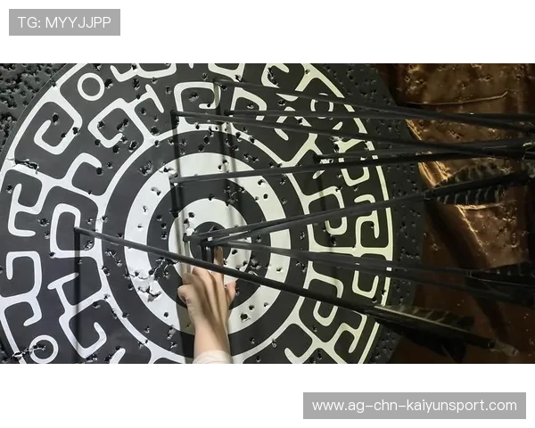 射箭选手风中稳如雕像，动作被艺术学院临摹